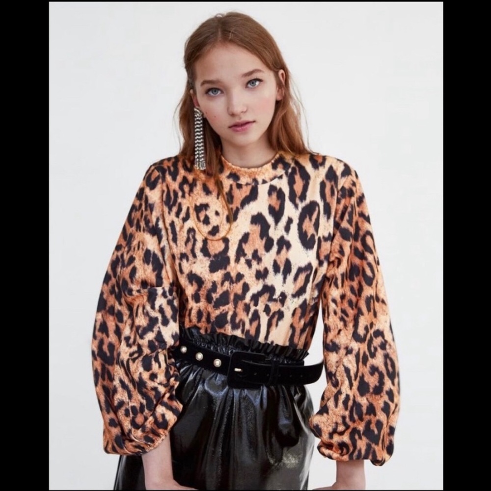 NWT Zara cheetah print blouse with bubble sleeves